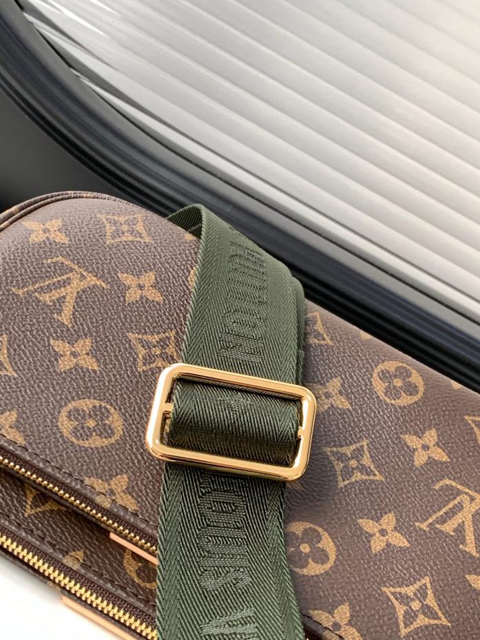 Louis Vuitton Multi Pochette in Tela Monogram