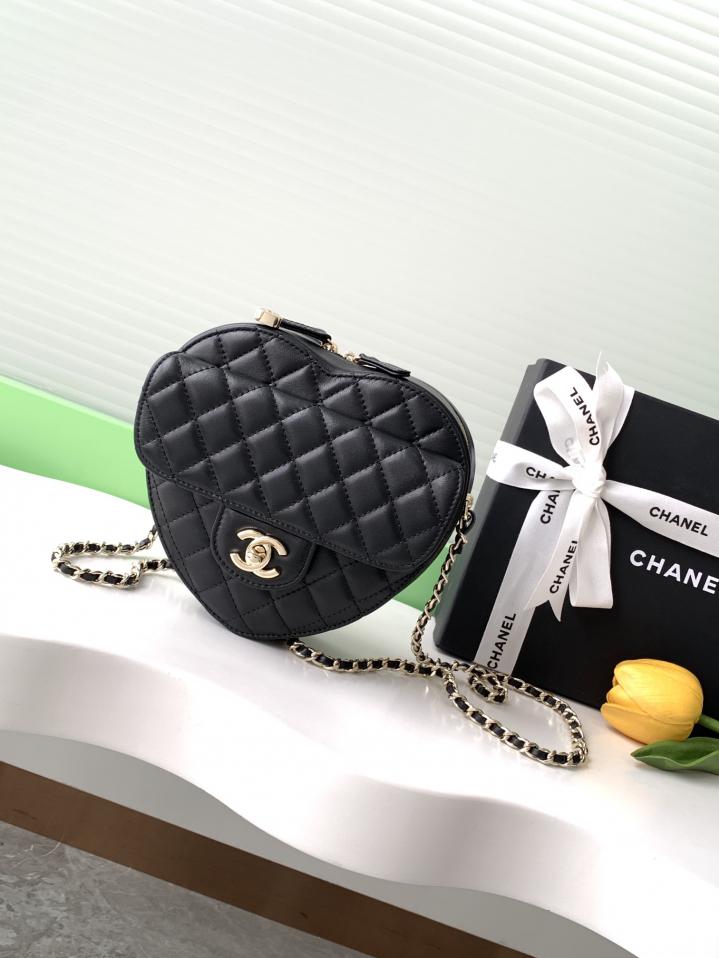 Serie d’amore primaverili ed estive di Chanel