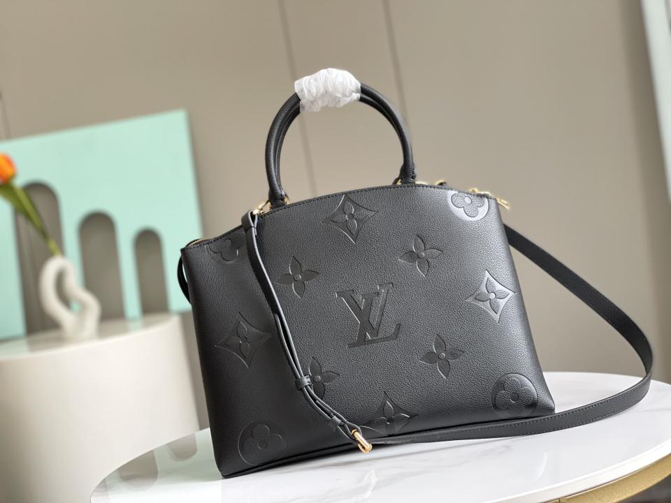 Louis Vuitton  Grand Palais