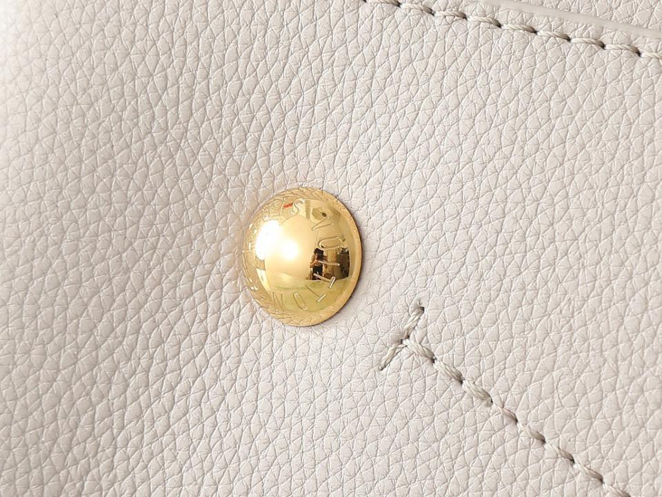 Louis Vuitton  Moonlight Lady