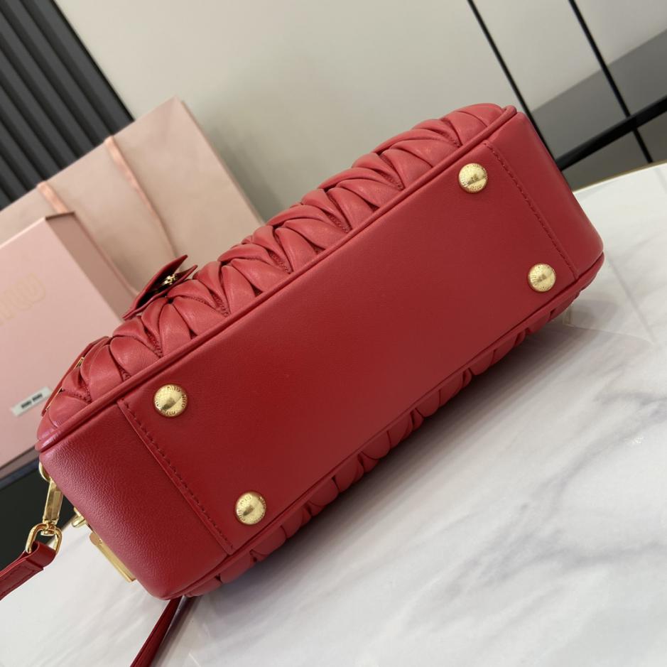 Con set completo di confezioni originali da banco” Borsa a tracolla da bowling media MIU MIU Arcadie Matelasse in pelle di pecora
