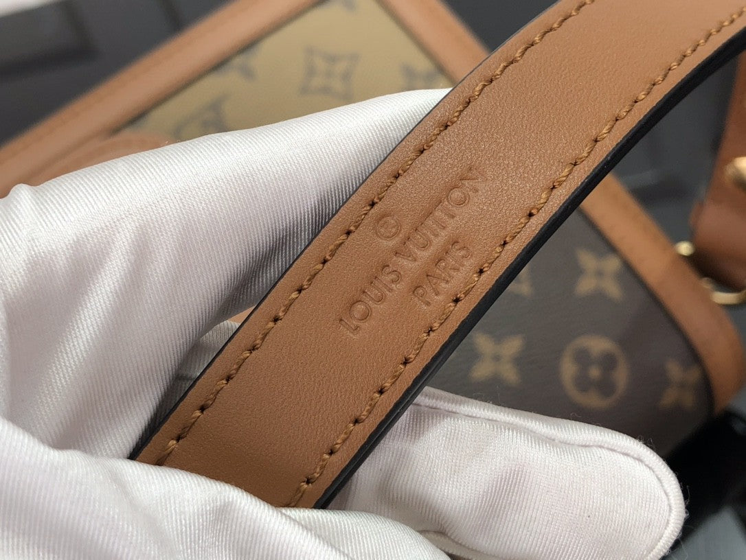 Louis Vuitton Dauphine MM in Tela Monogram e Monogram Reverse