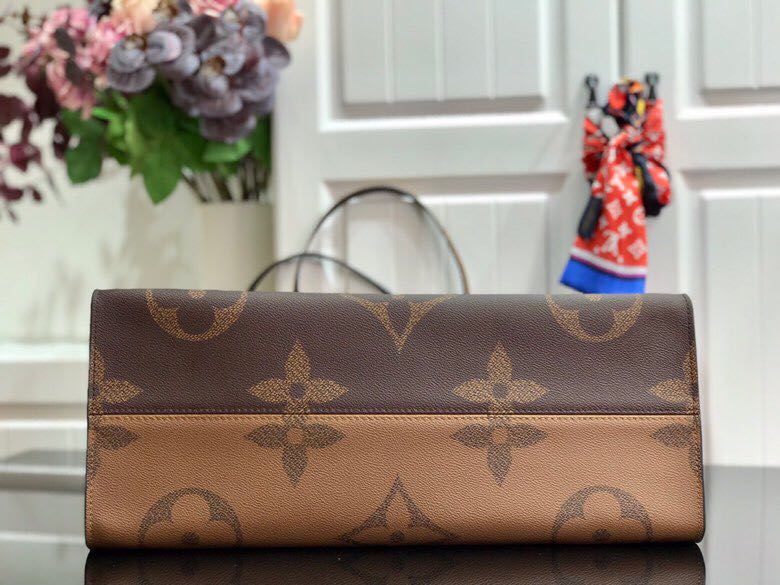 Louis Vuitton Onthego GM in Tela Monogram Giant
