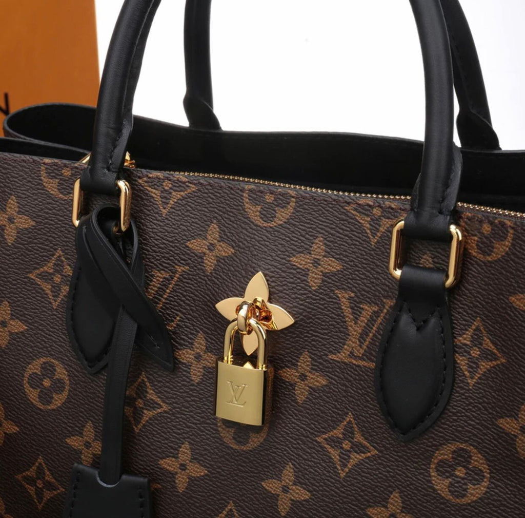 Louis Vuitton Flower Tote in Tela Monogram