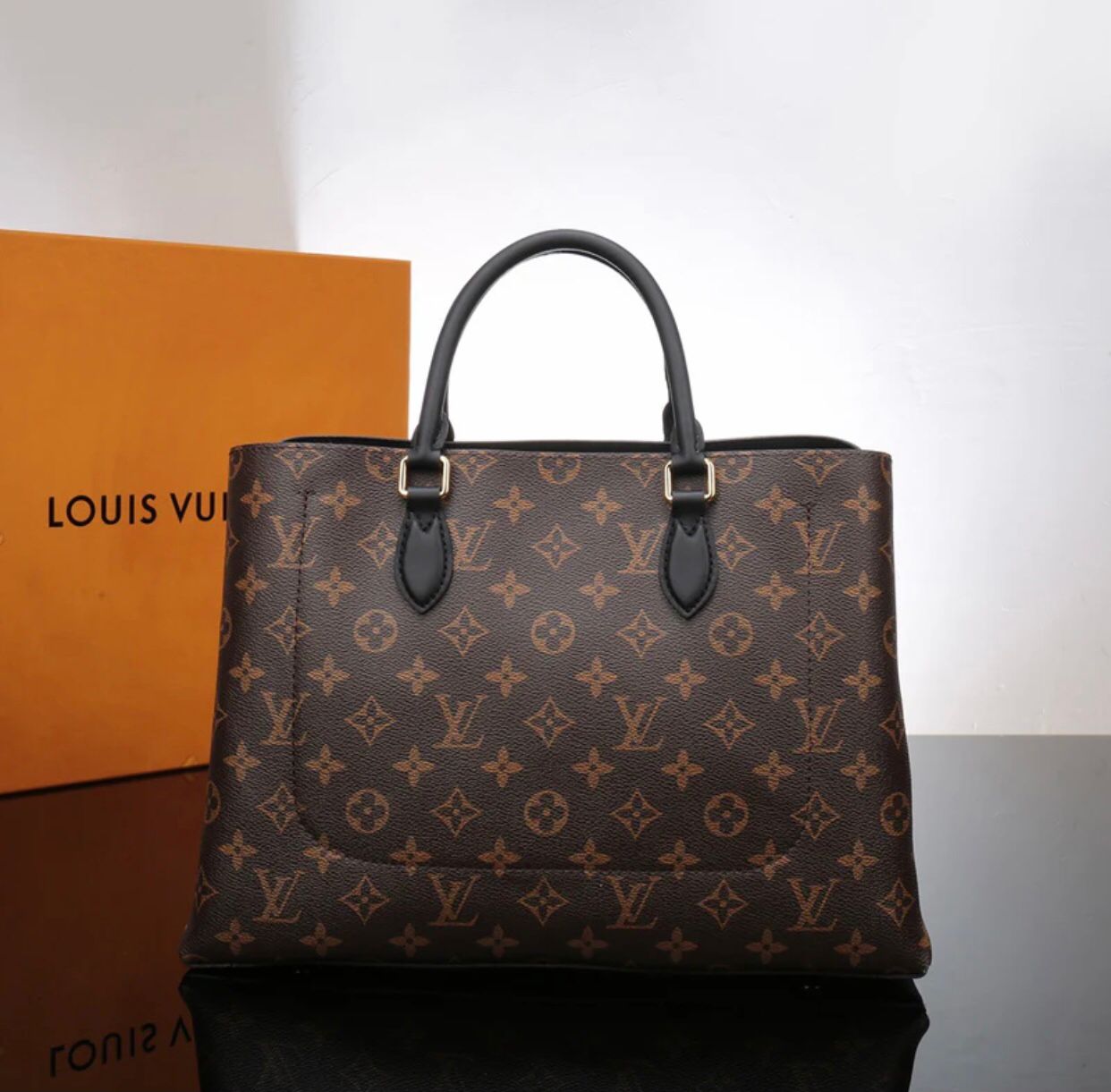 Louis Vuitton Flower Tote in Tela Monogram